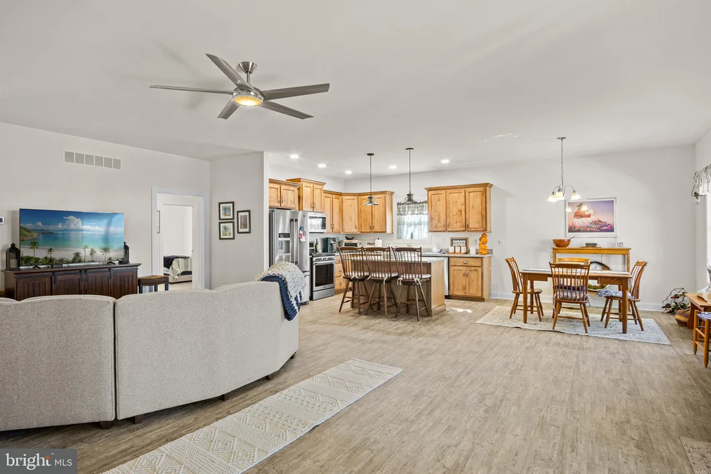 Photo of 226 UNIVERSITY DRIVE