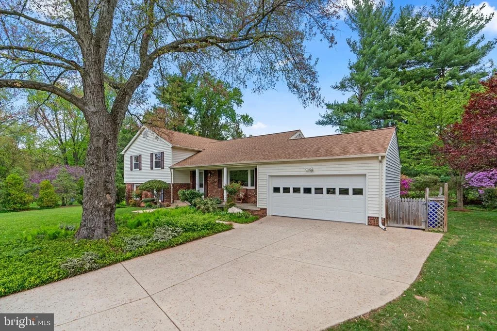 Photo of 7301 CENTENNIAL ROAD