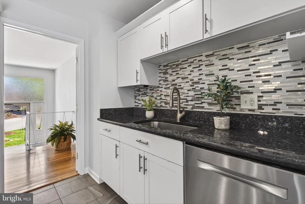 Photo of 6535 OLD CHESTERBROOK ROAD