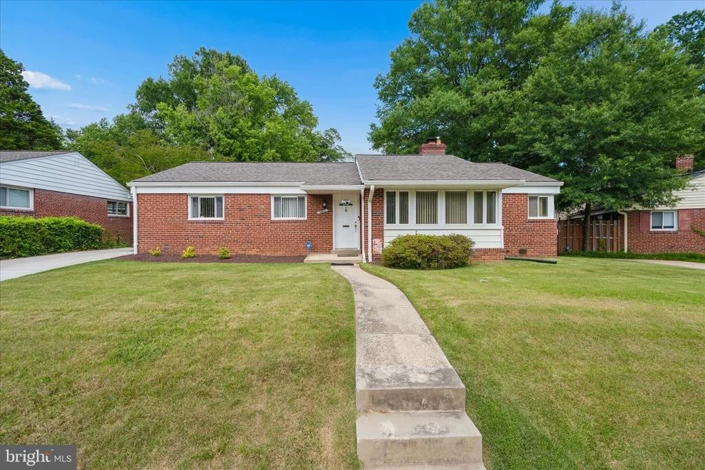 Photo of 6803 ADELPHI ROAD