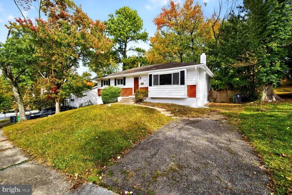 Photo of 5604 DUNDALK DRIVE