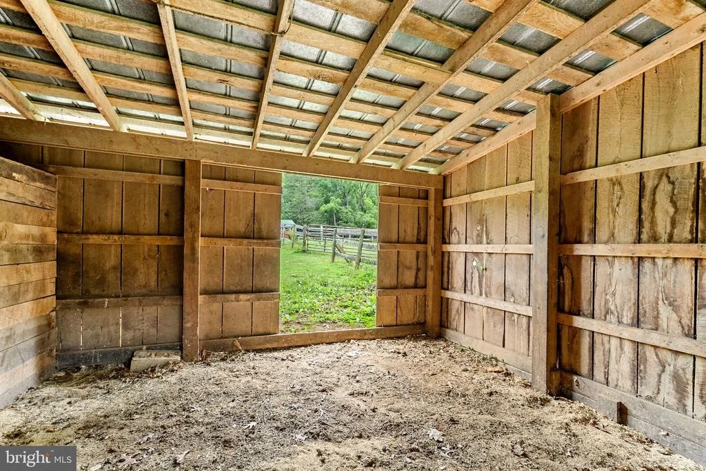Photo of 1263 FROGTOWN ROAD