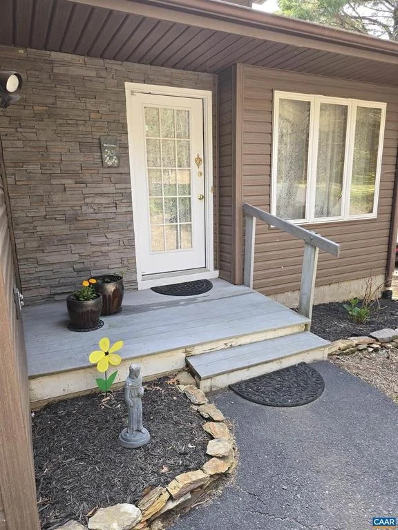 Photo of 798 JEFFERSON DR