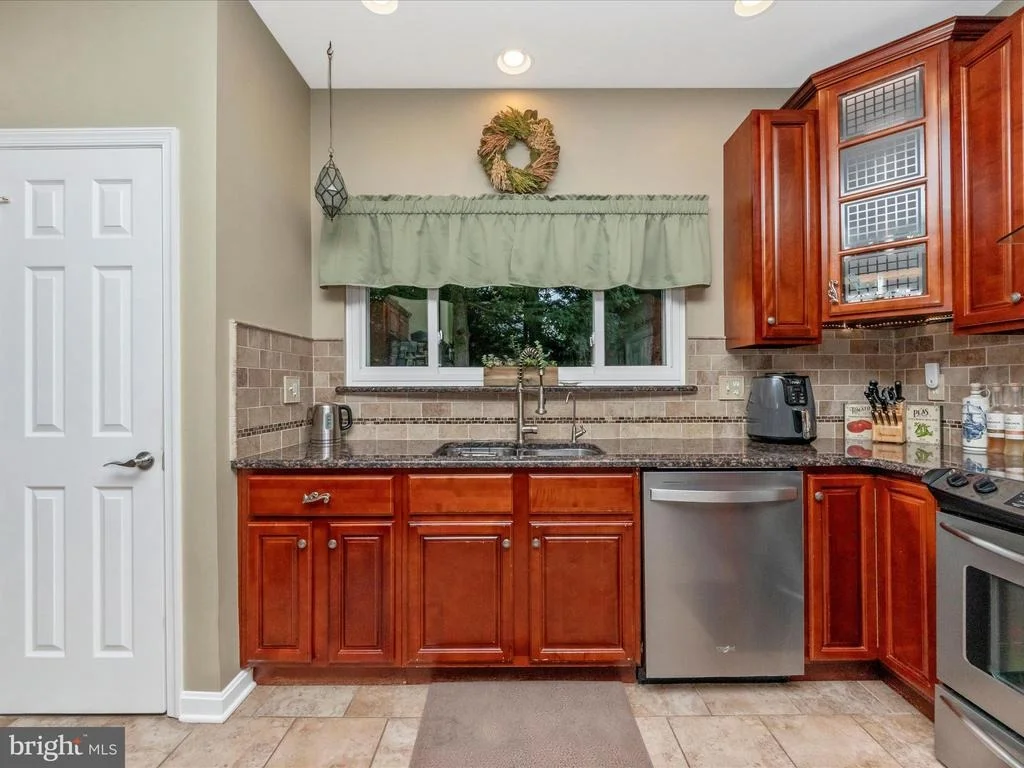 Photo of 28 ROBINSON ROAD