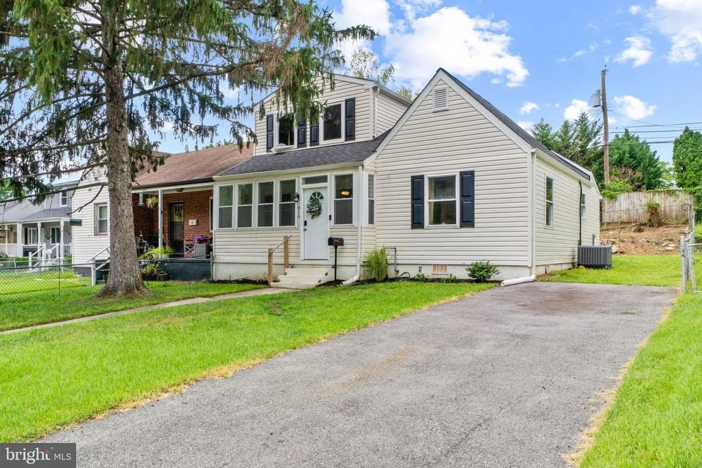 Photo of 610 MEADOW ROAD