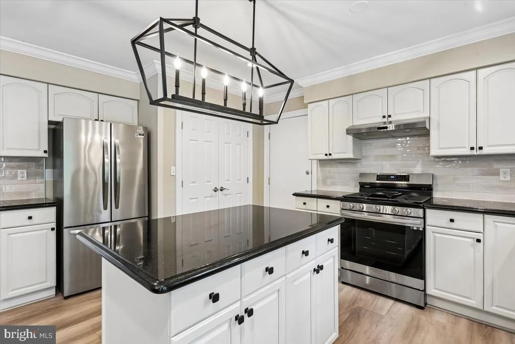 Photo of 2425 HIDDEN VALLEY LANE