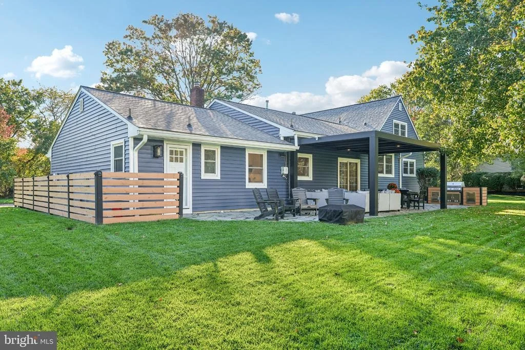 Photo of 2 BEECHCROFT DRIVE