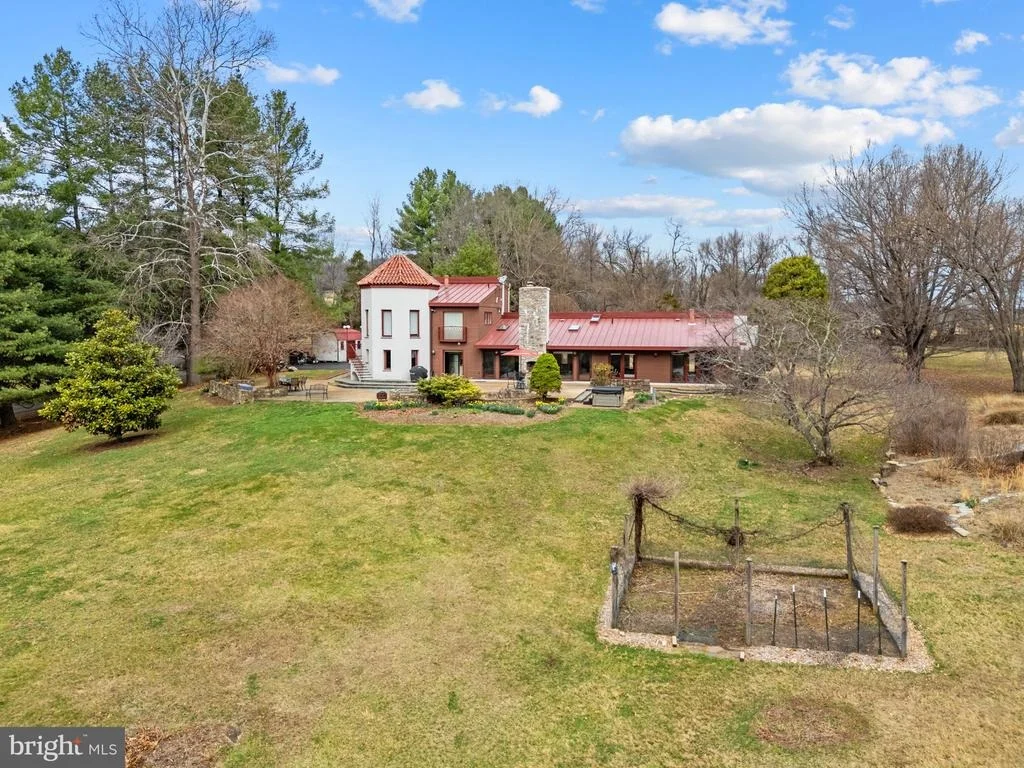 Photo of 3850 COBBLER MOUNTAIN ROAD