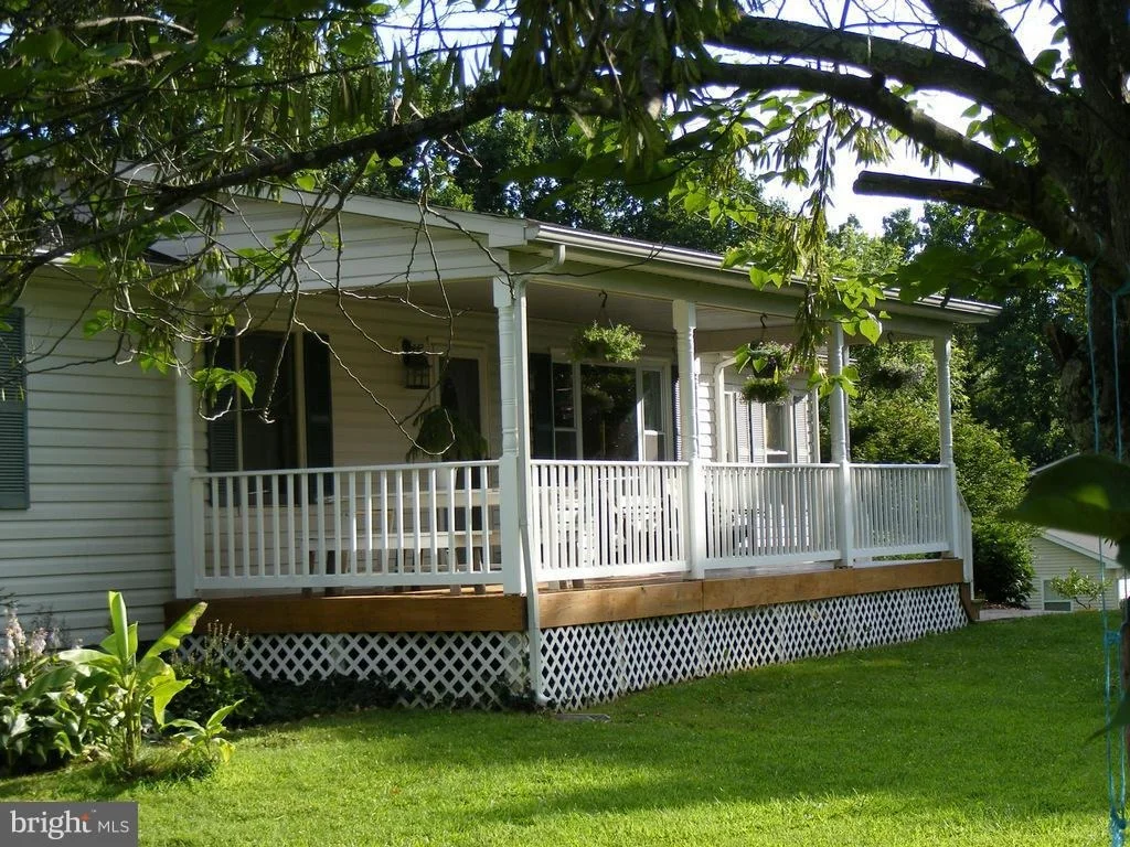 Photo of 17104 WATERLOO ROAD