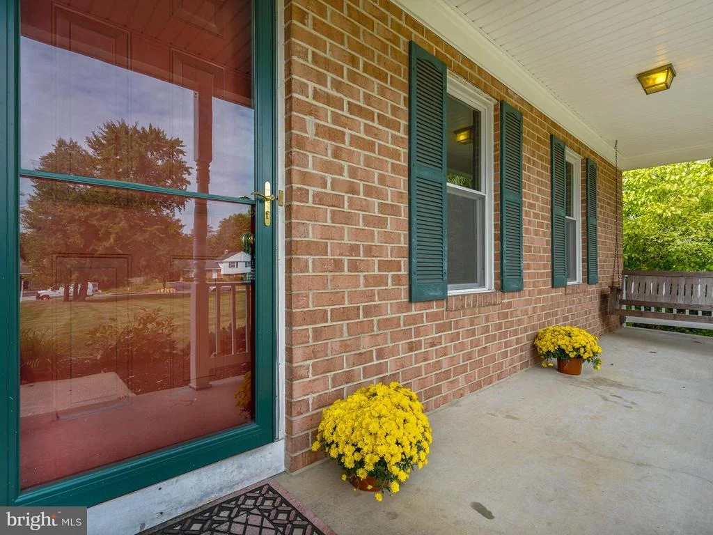 Photo of 18712 ROLLING ACRES WAY