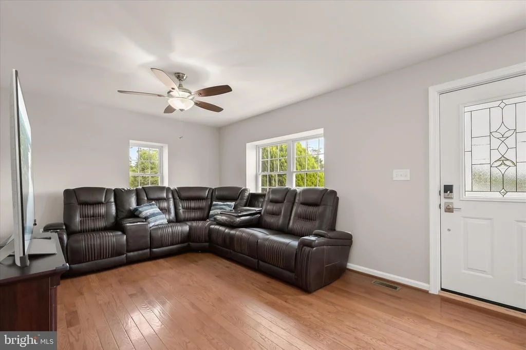 Photo of 305 BISHOP AVENUE
