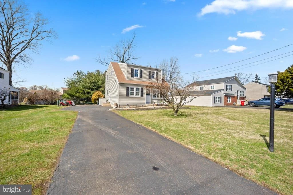 Photo of 1012 MEARNS ROAD