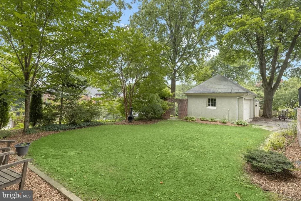 Photo of 210 NORTHFIELD PLACE