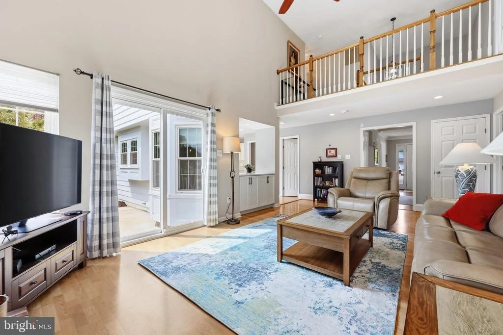 Photo of 6913 SOVEREIGN PLACE
