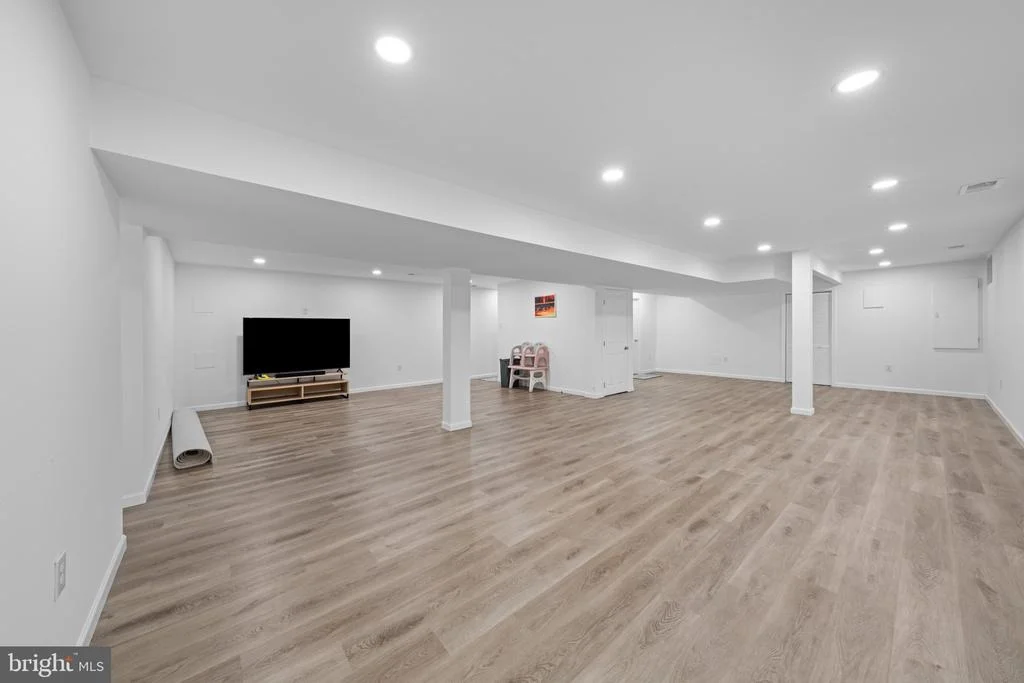 Photo of 4132 LARSON LANE
