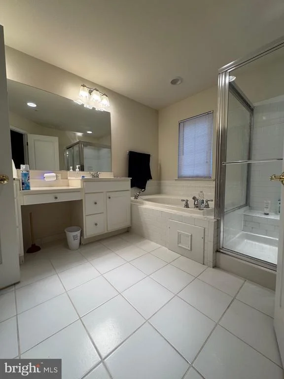 Photo of Unit 34A at 1814 POOLSIDE LANE