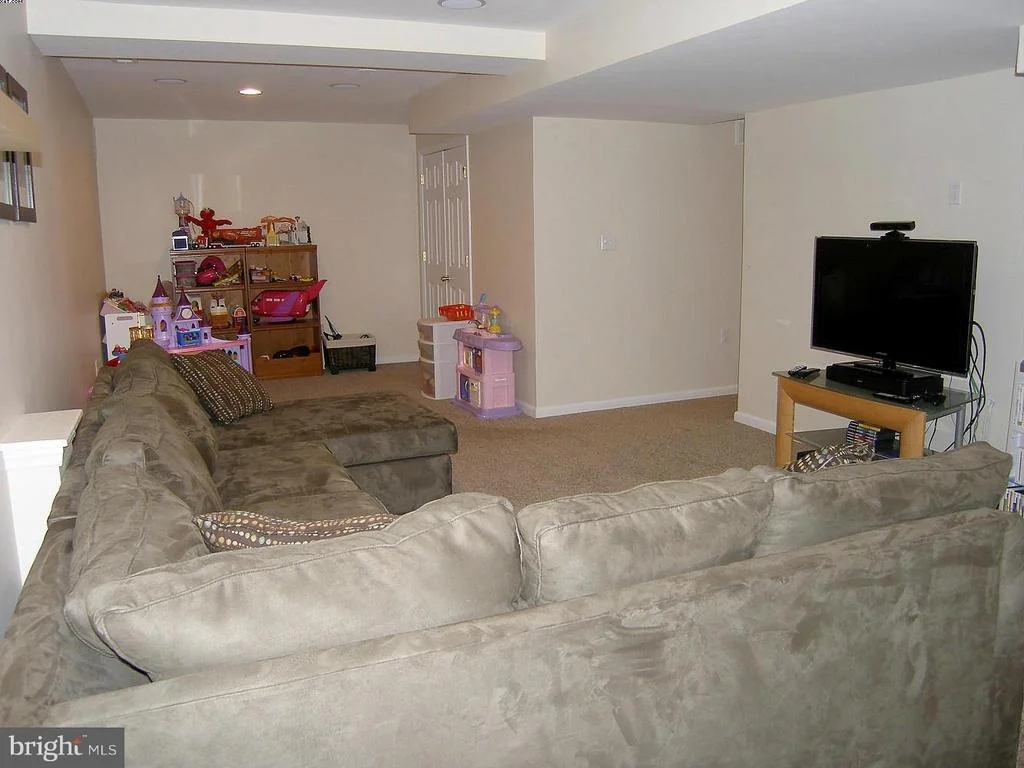 Photo of 127 BOOKHAM LANE