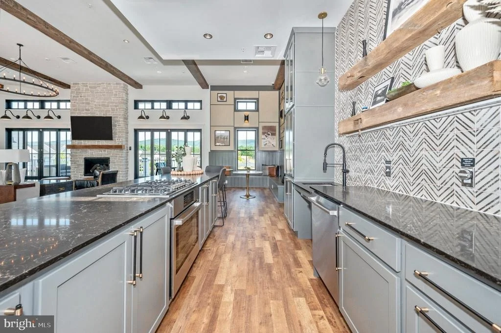 Photo of 1124 FUTURITY STREET
