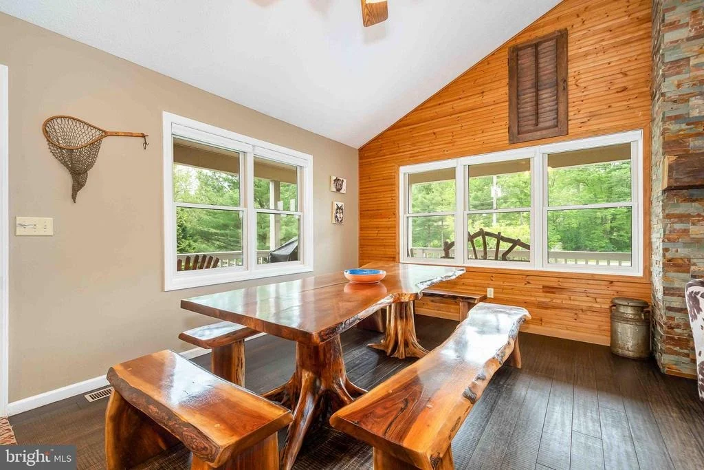 Photo of 305 LAKE POINTE DRIVE