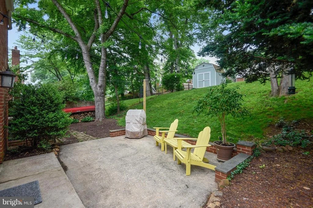 Photo of 1105 DENNIS AVENUE