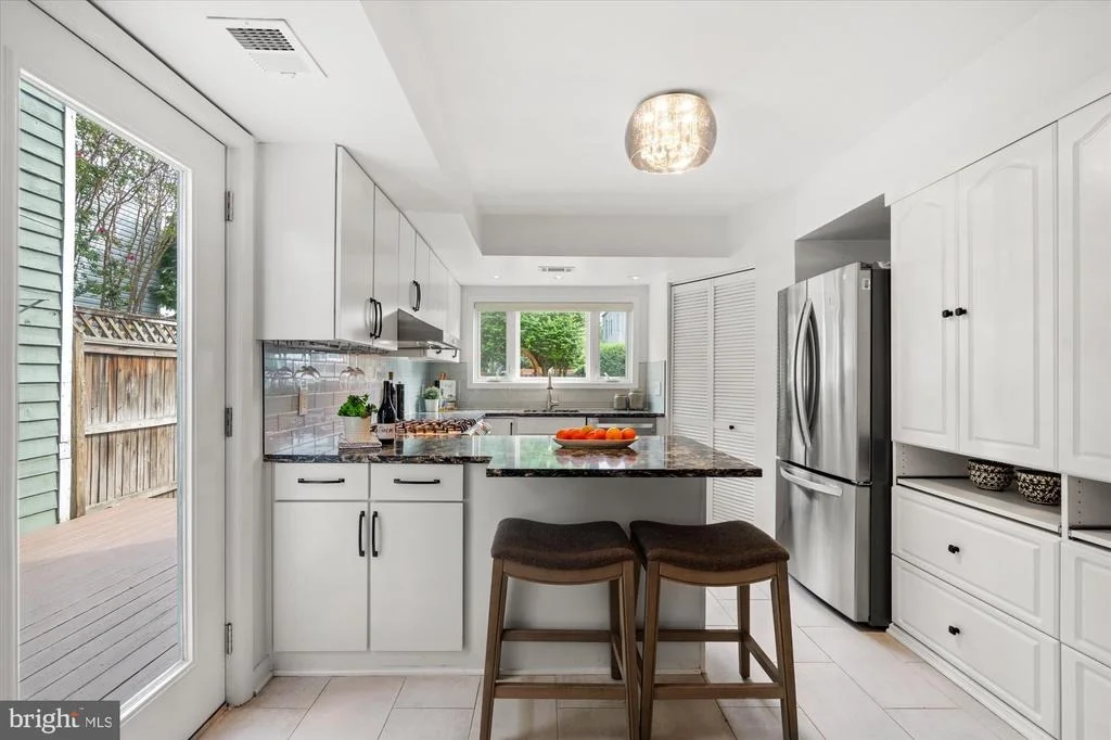 Photo of 1016 PENDLETON STREET