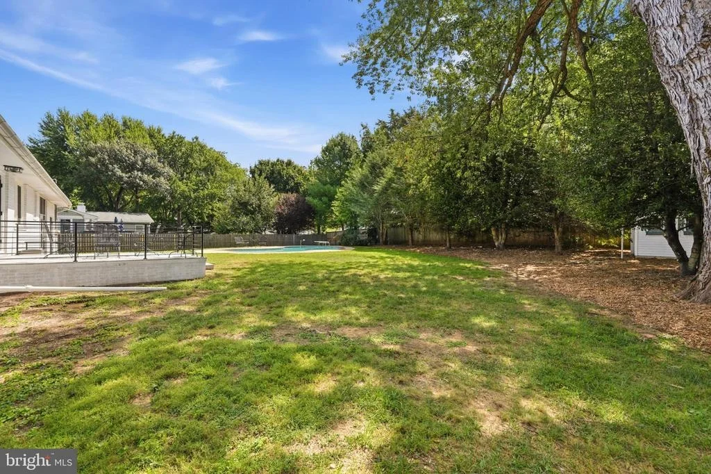 Photo of 109 SUNSET DRIVE