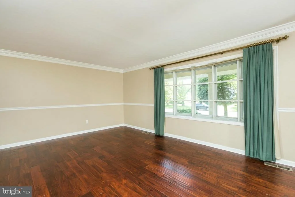 Photo of 18516 ROLLING ACRES WAY