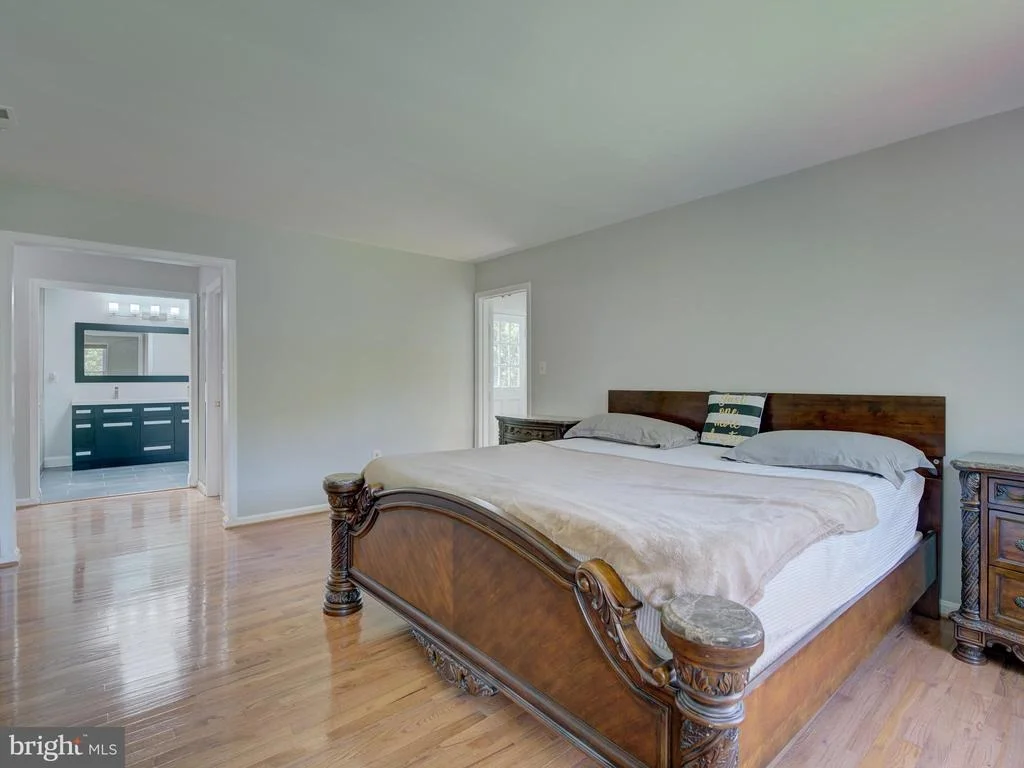 Photo of 11769 HOLLYVIEW DRIVE