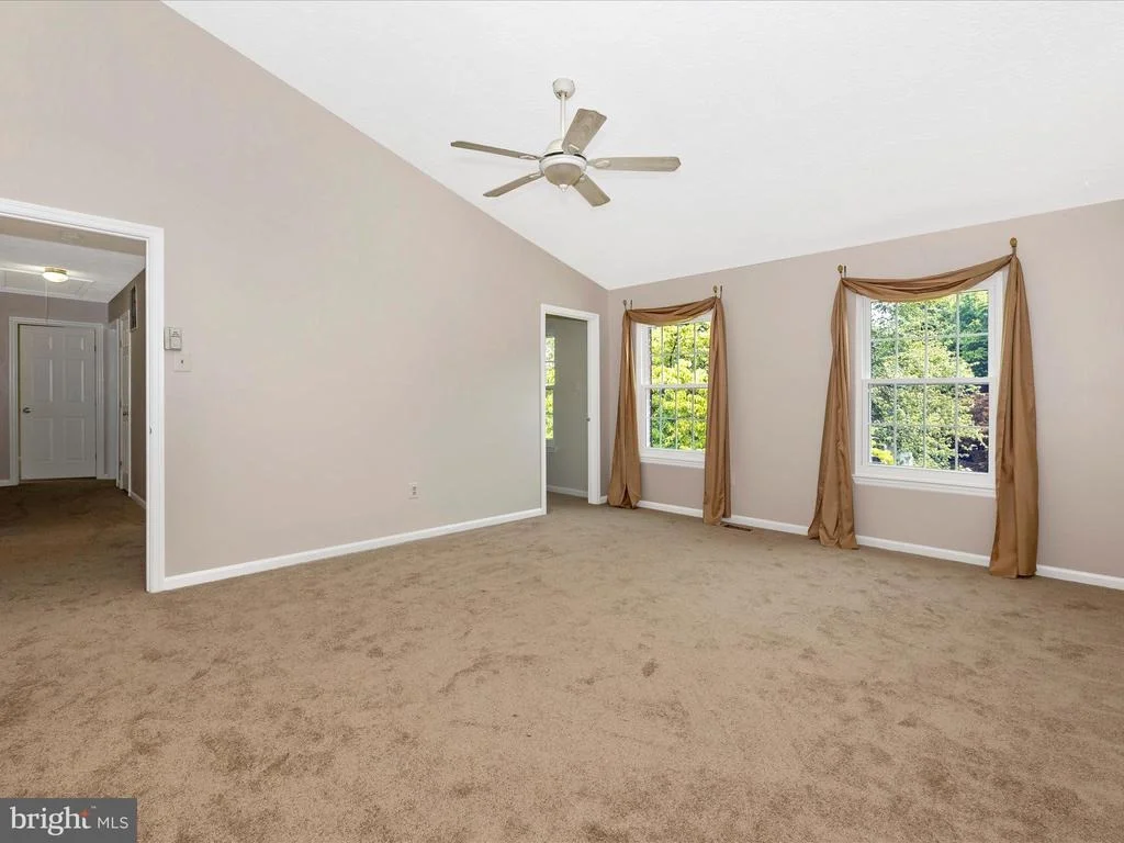 Photo of 112 BOOKHAM LANE
