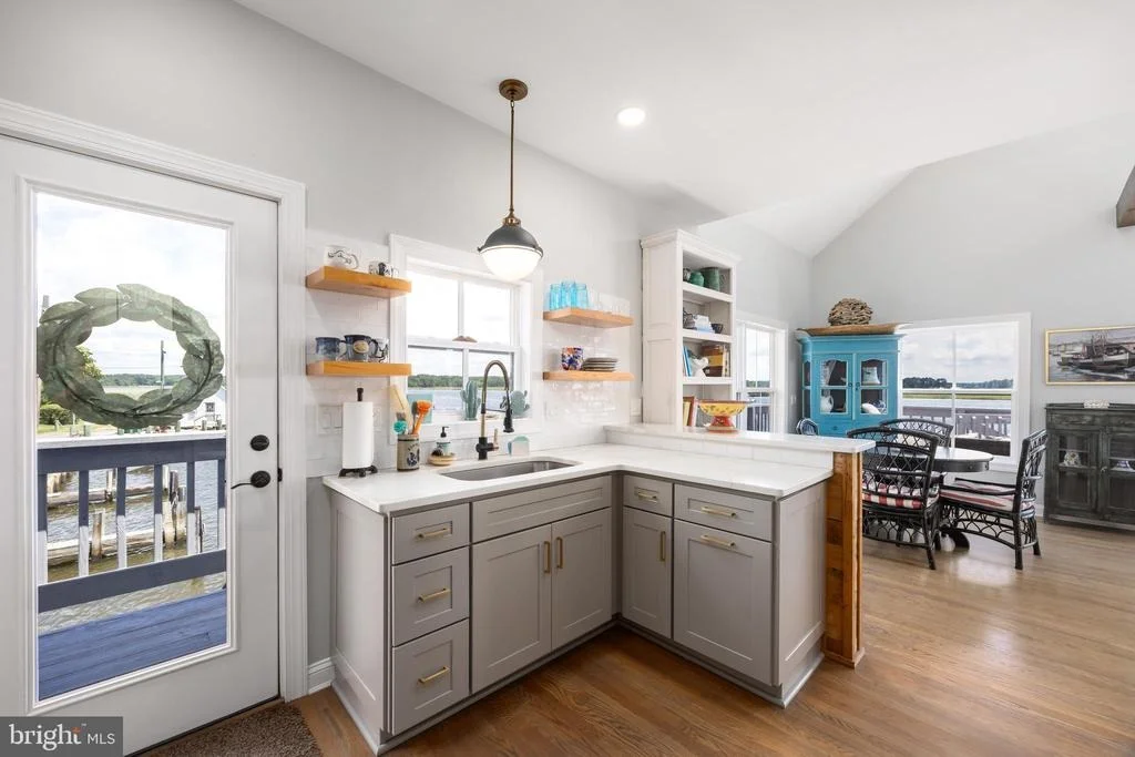 Photo of 23851 RIVER STREET