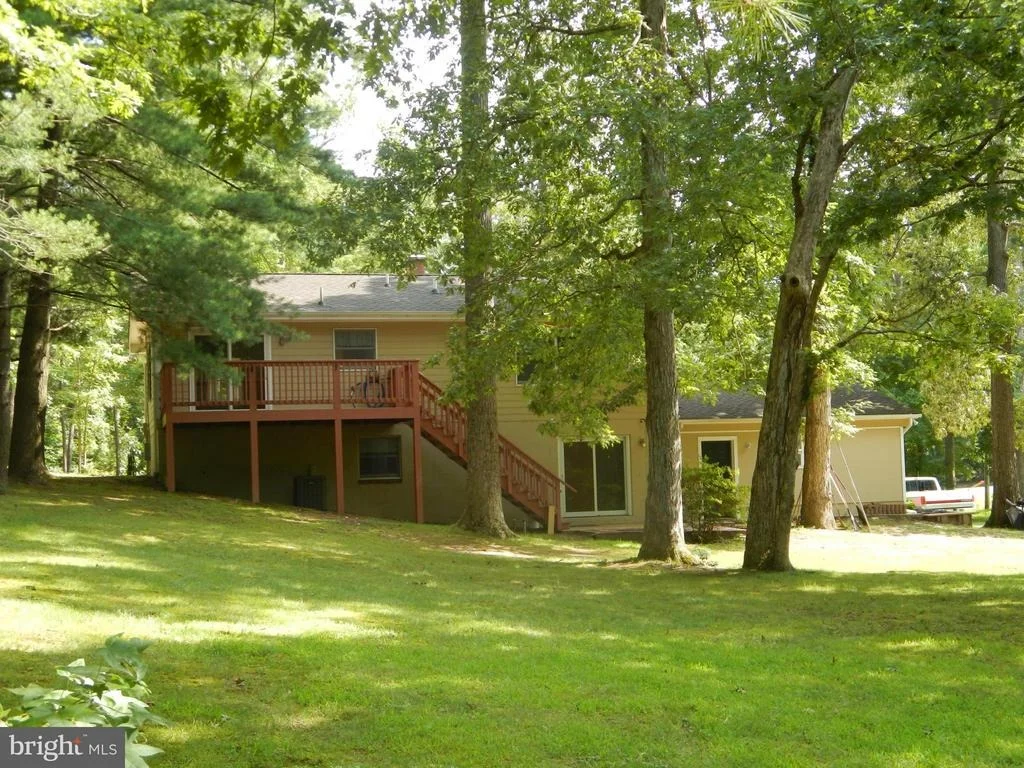 Photo of 45286 BAREFOOT DRIVE