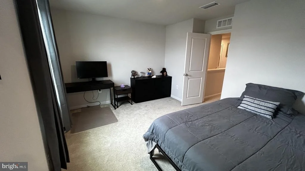 Photo of 840 WINGTIP WAY