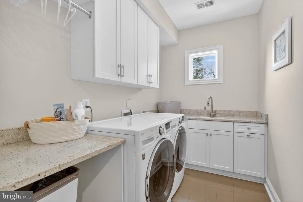 Photo of 1420 KURTZ ROAD