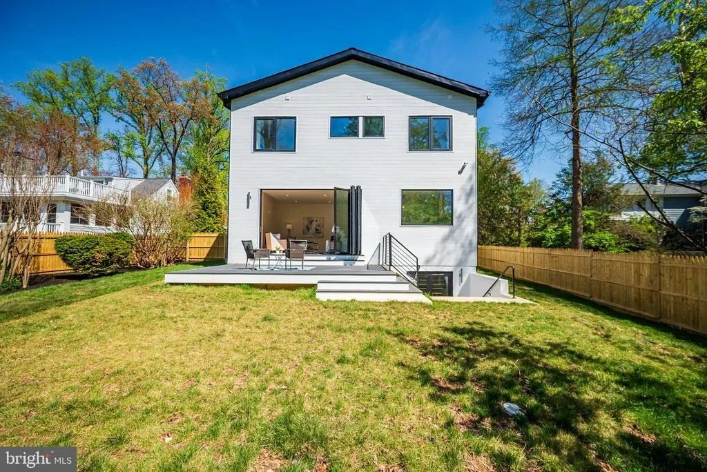 Photo of 8908 MOHAWK LANE