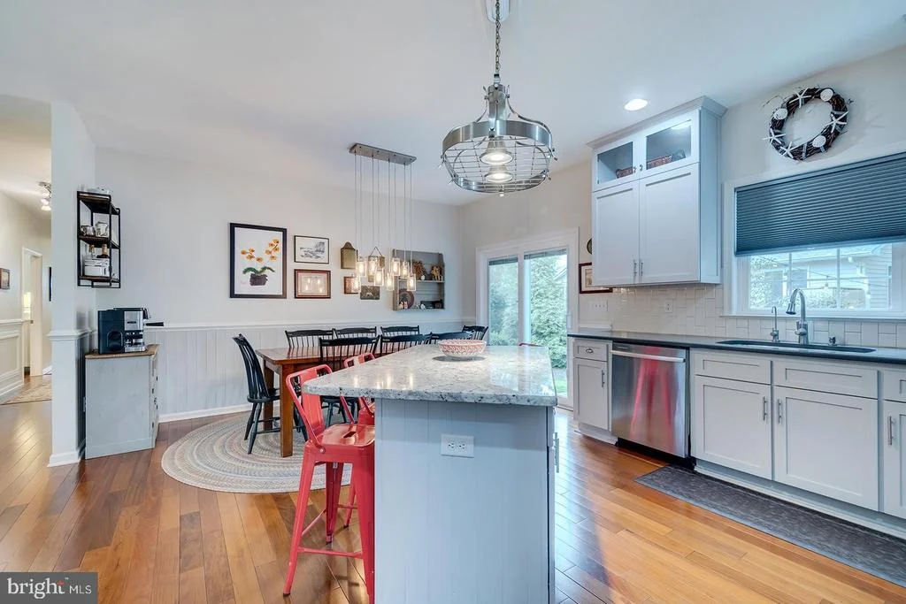 Photo of 30390 E MILL RUN