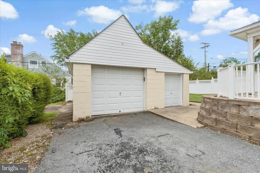 Photo of 6 E 13TH STREET