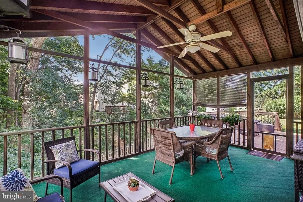 Photo of 9357 CHESTNUT KNOLLS DRIVE
