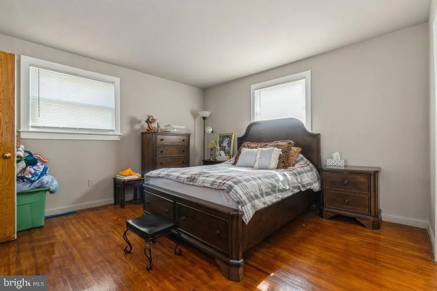 Photo of 212 3RD AVENUE W