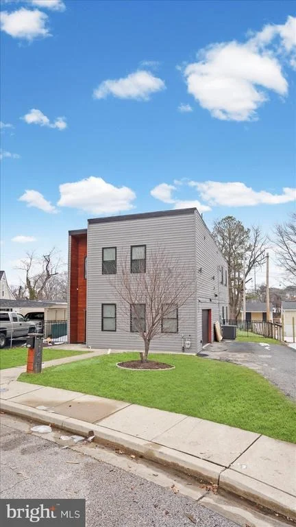 Photo of 3145 BAYBRIAR ROAD