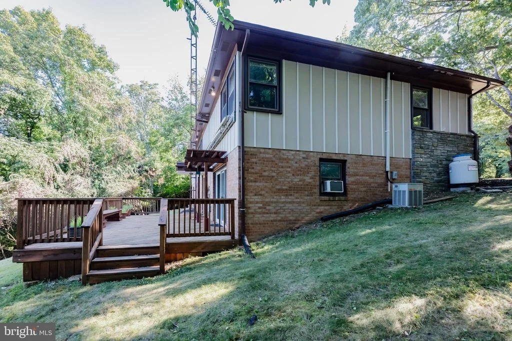 Photo of 7502 RIDGE ROAD