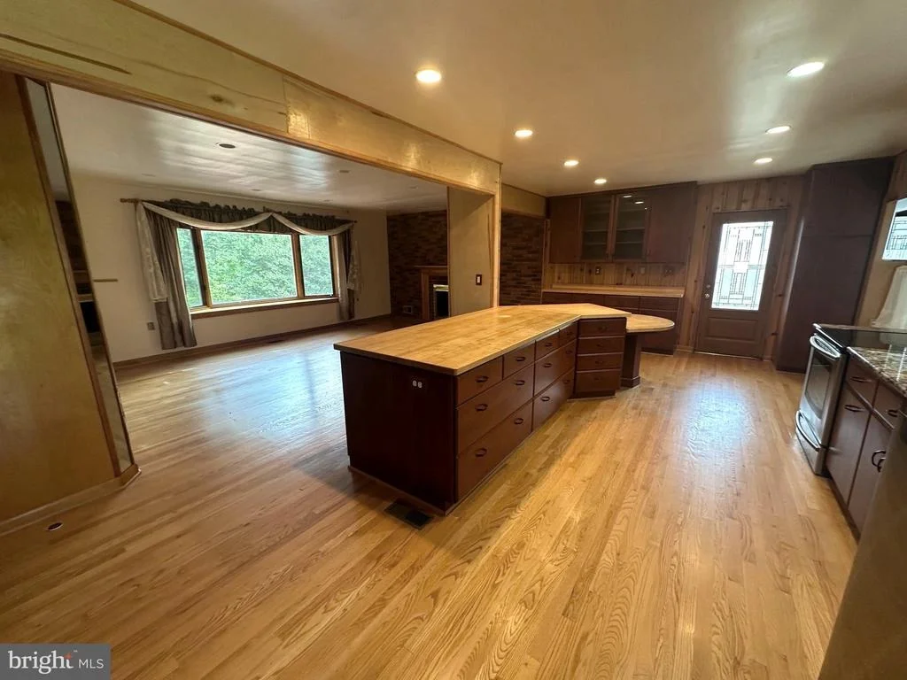 Photo of 5919 5TH ROAD N