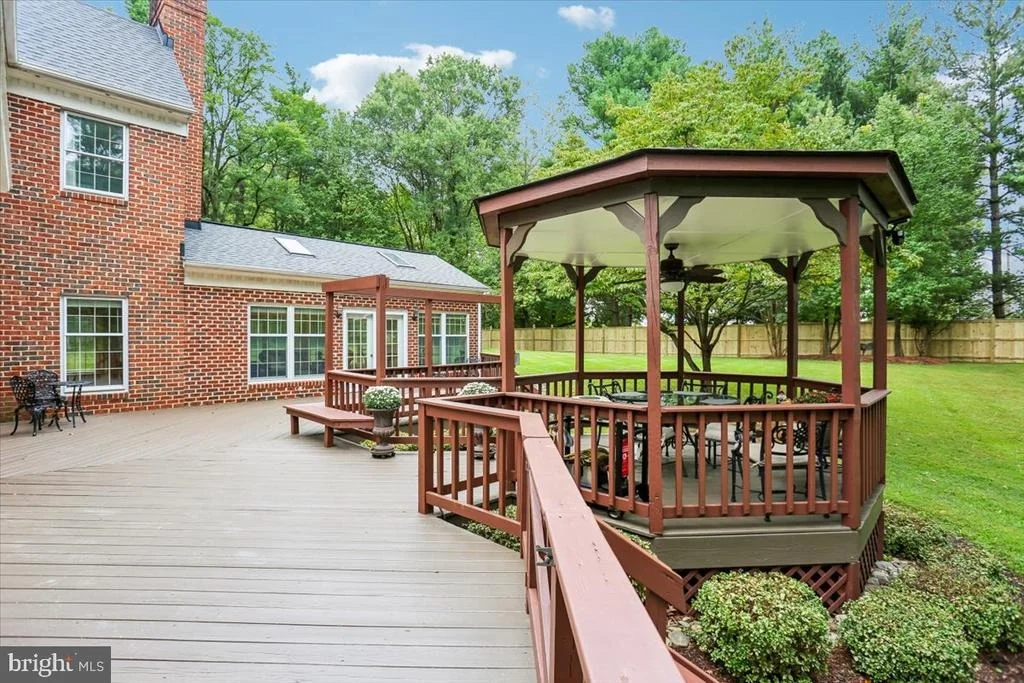 Photo of 899 LINGANORE DRIVE