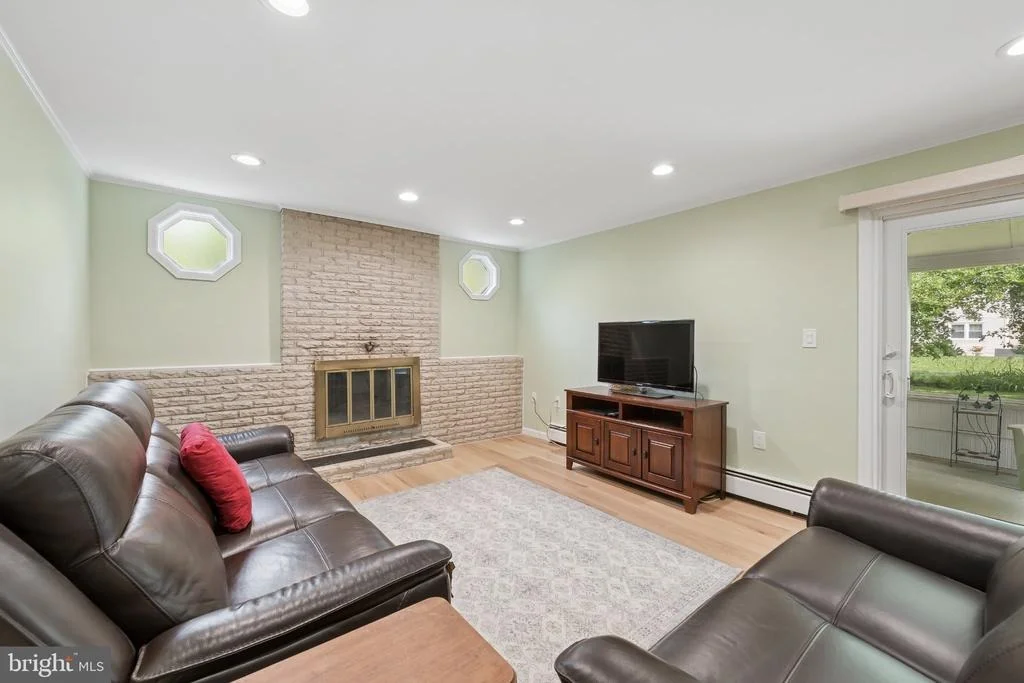 Photo of 10 PASADENA DRIVE