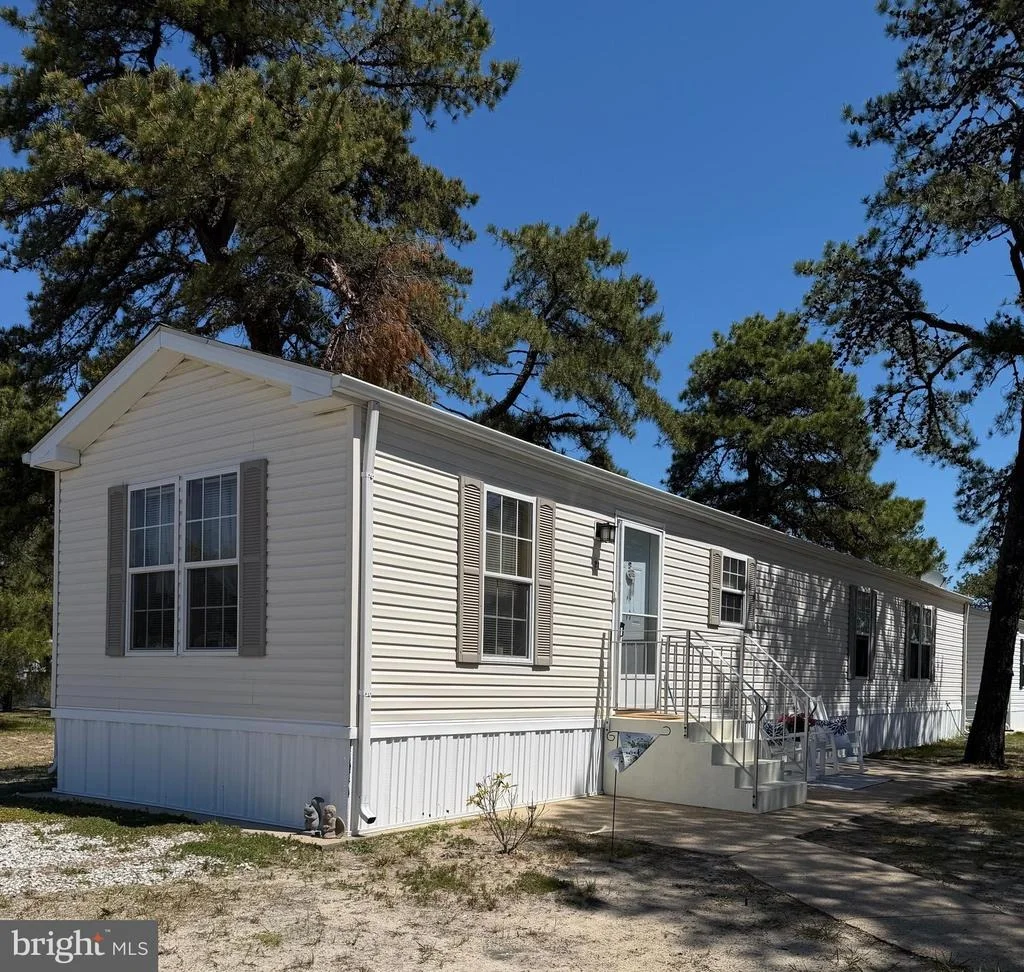 Photo of 21 BLUEBIRD LN