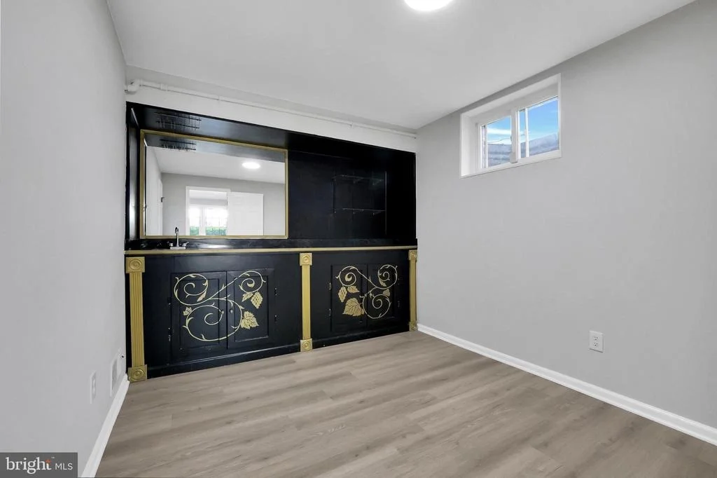 Photo of 833 LOXFORD TERRACE