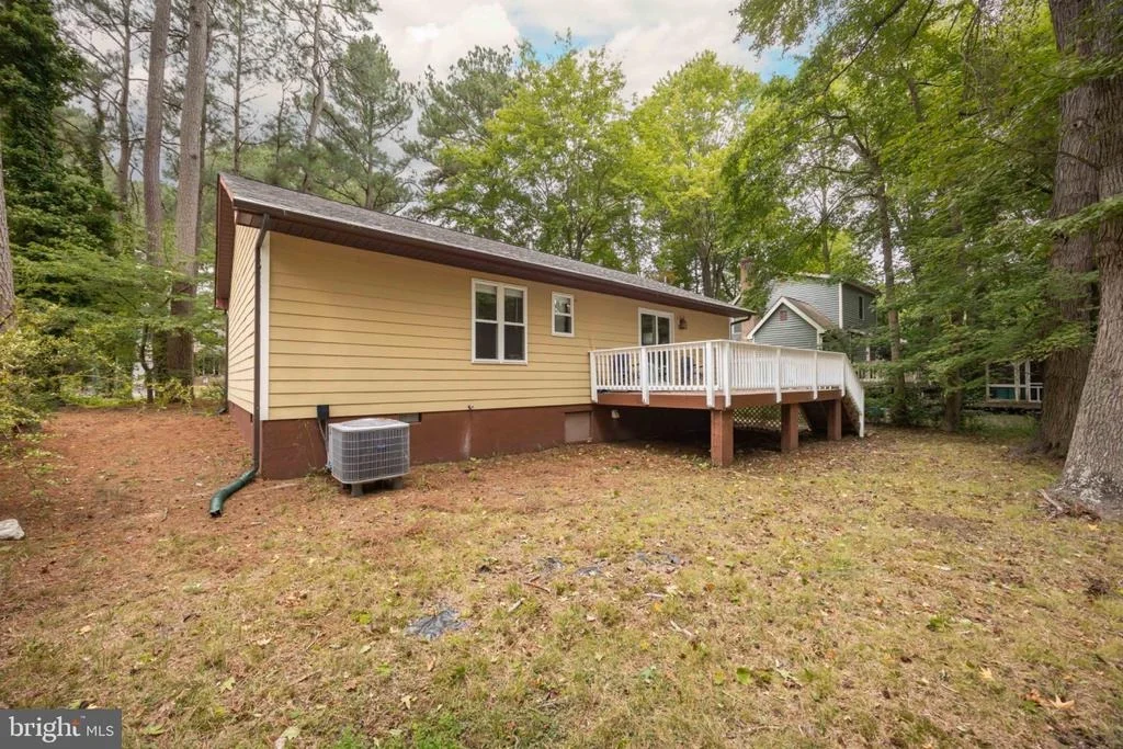 Photo of 38 FAIRWAY LANE