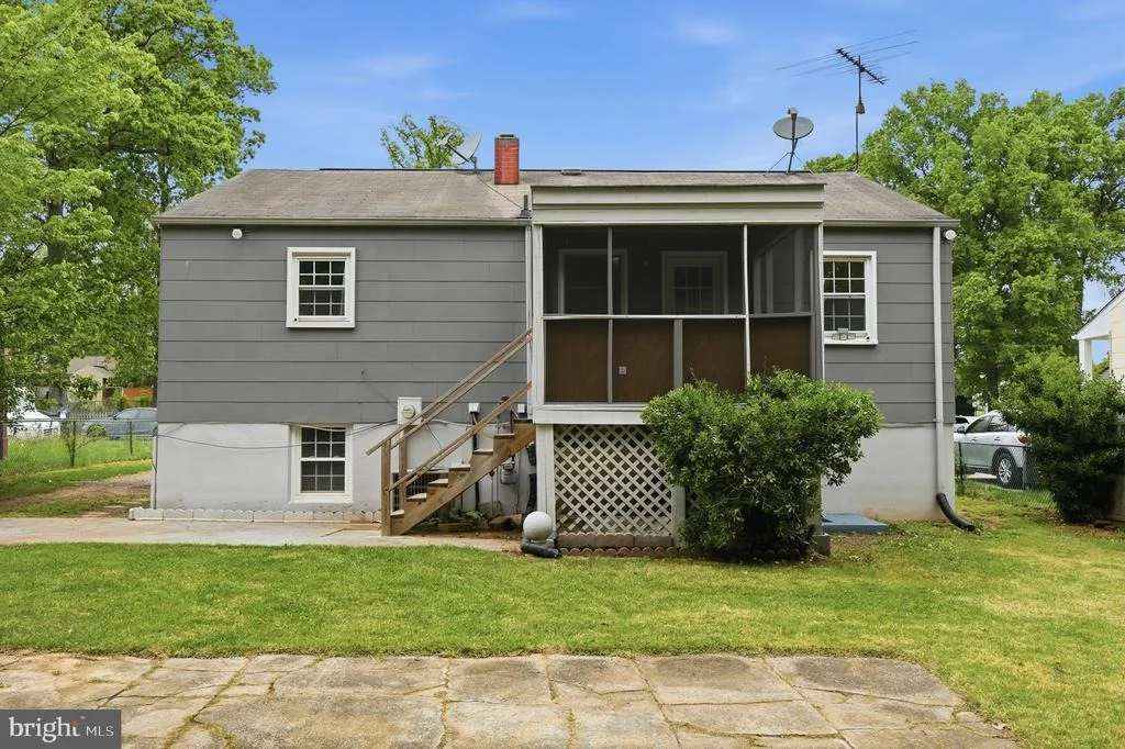 Photo of 9705 LOCUST AVENUE