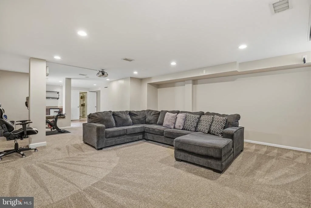 Photo of 2416 VALLEY BROOK LANE