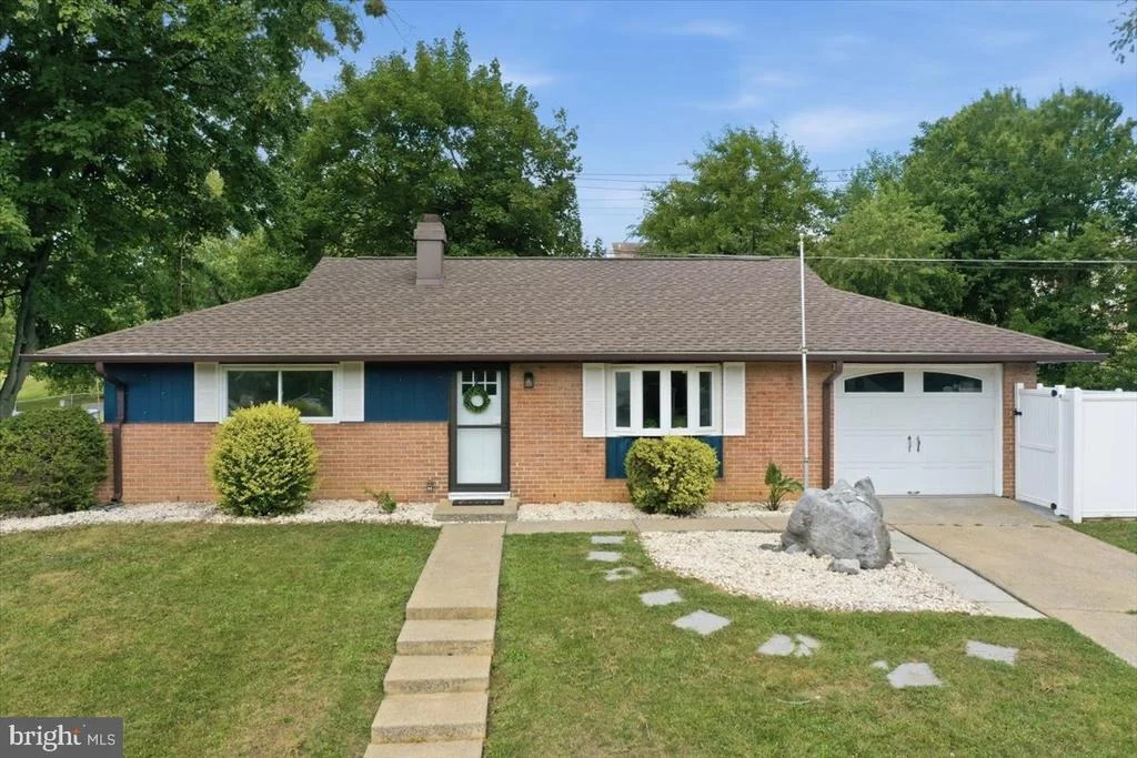 Photo of 1405 OUTER DRIVE