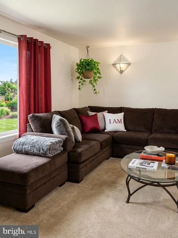 Photo of 4040 DONCASTER DRIVE